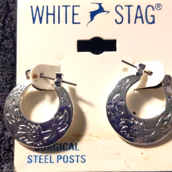 White Stag Set Of Two Silver Tone Design Pierced Earrings - Picture 2 of 3